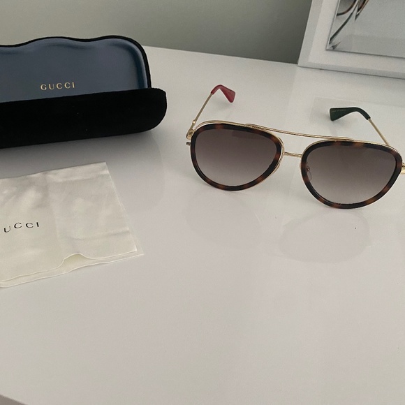 Gucci Accessories - Gucci sunglasses